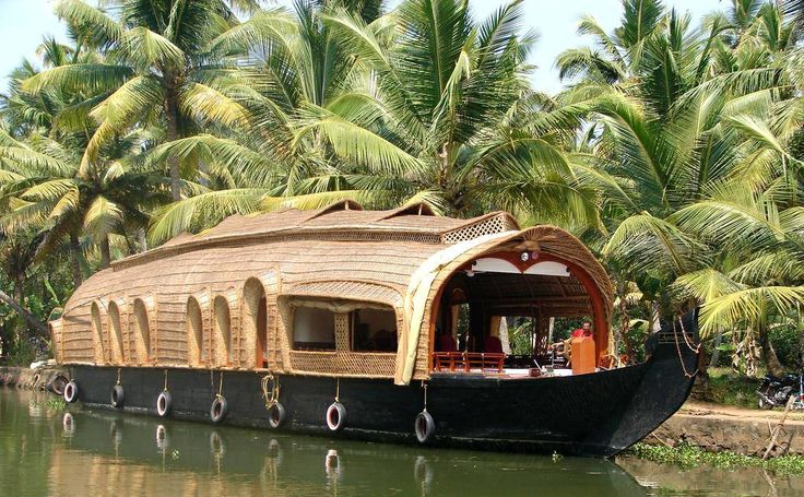 “Kerala backwaters houseboat – best places to visit in South India”